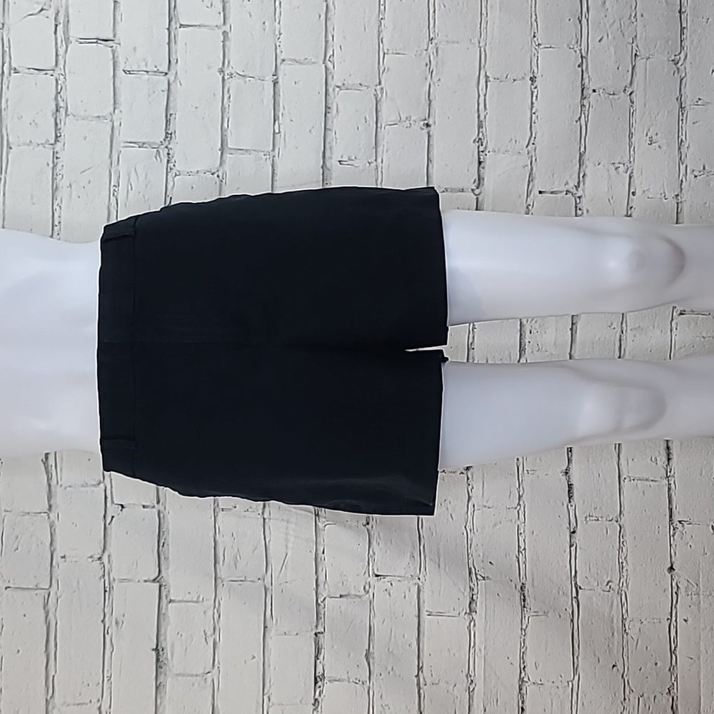 Banana Republic Cotton Blend Preppy Flat Front High Rise Chino Short in Black